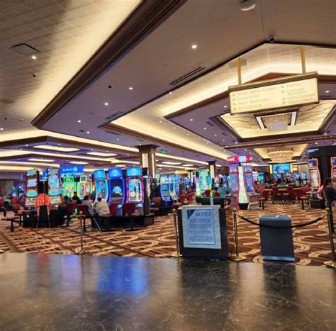 Horseshoe Lake Charles Hotel & Casino .